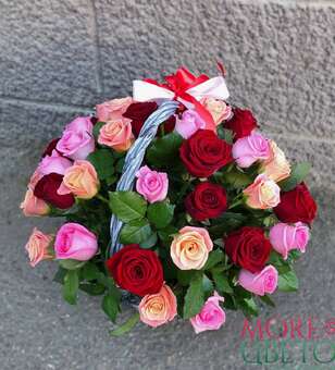 Корзина из 41 розы